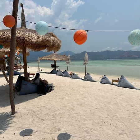 Senang Villa Gili Air Buitenkant foto