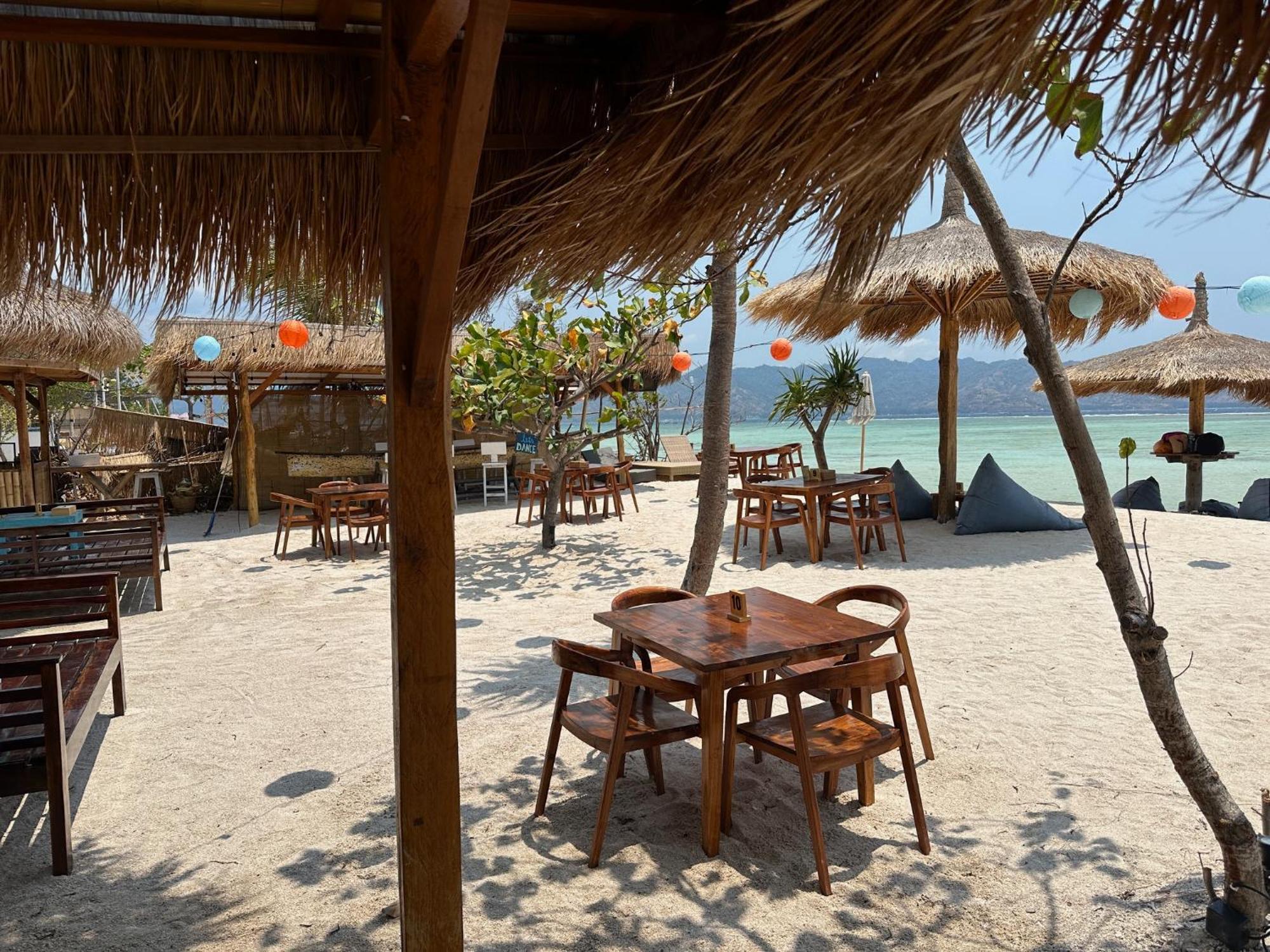 Senang Villa Gili Air Buitenkant foto